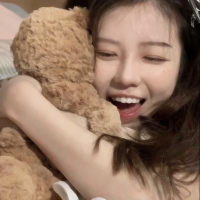 芒果和红色轮椅