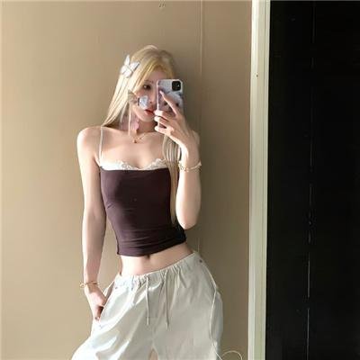 春泥溅花红